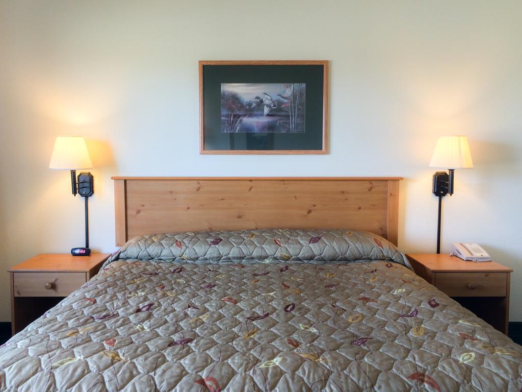 White Oak Inn And Suites Deer River Bagian luar foto