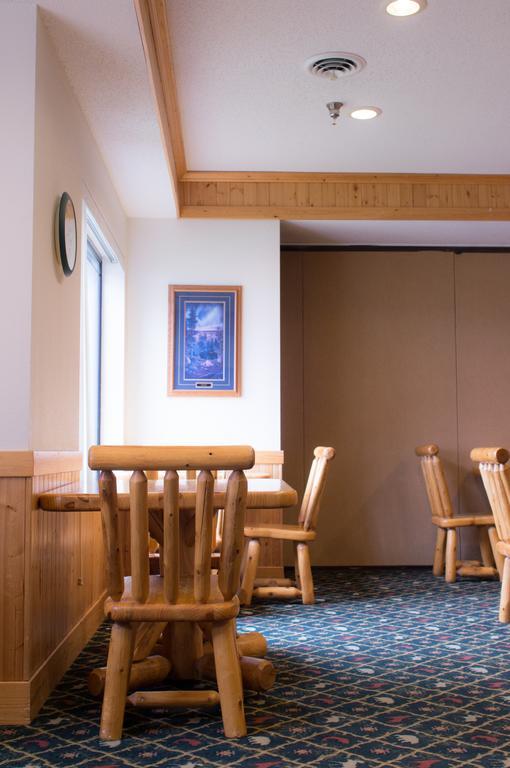White Oak Inn And Suites Deer River Bagian luar foto
