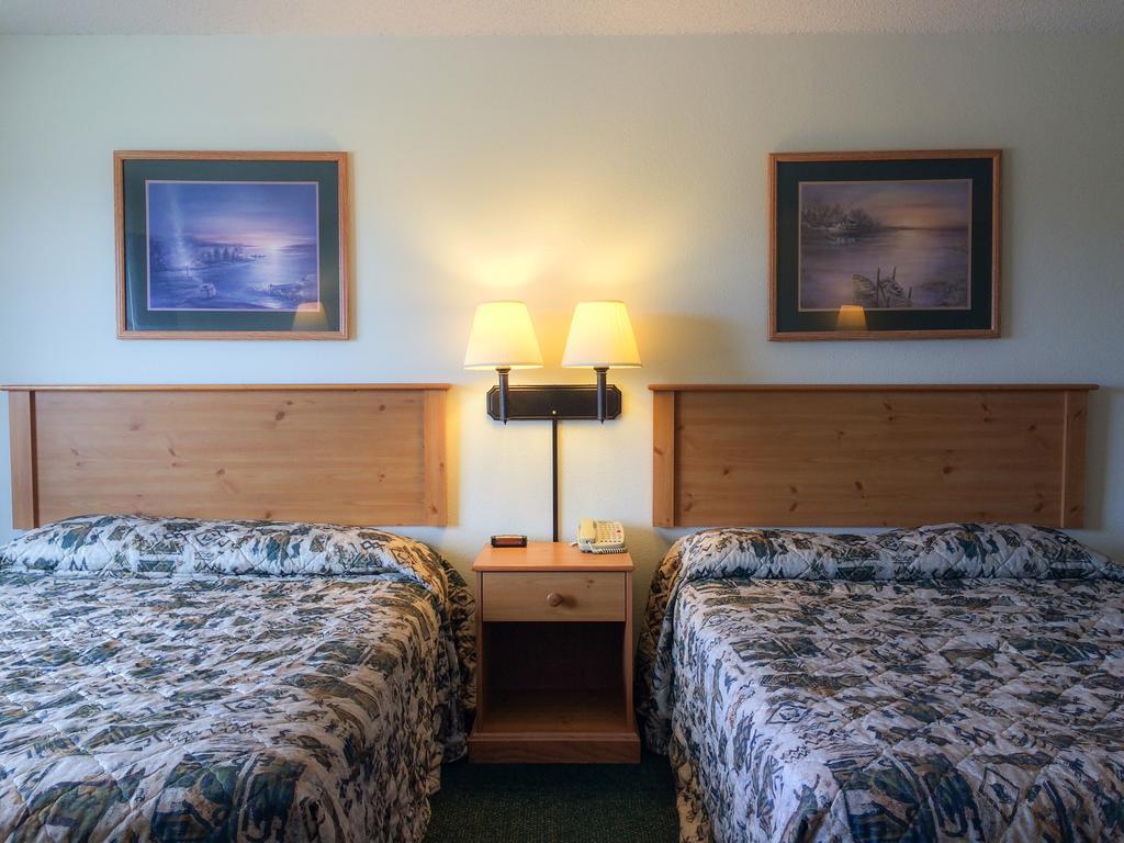 White Oak Inn And Suites Deer River Bagian luar foto