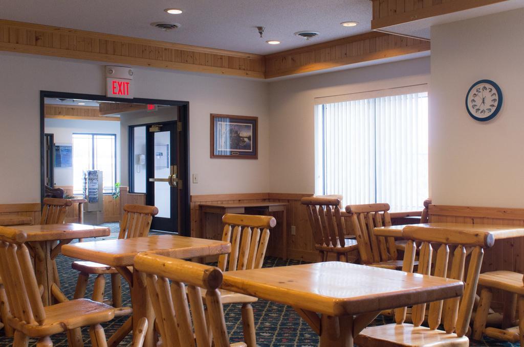 White Oak Inn And Suites Deer River Bagian luar foto