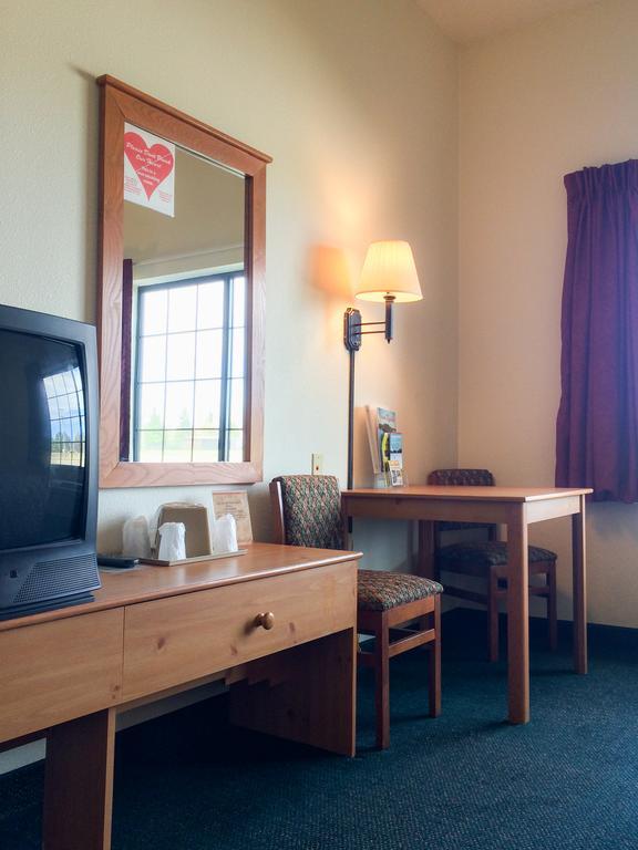 White Oak Inn And Suites Deer River Bagian luar foto