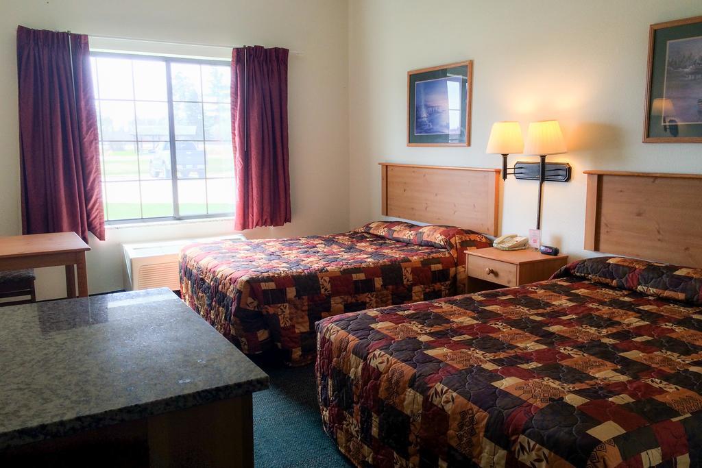 White Oak Inn And Suites Deer River Bagian luar foto