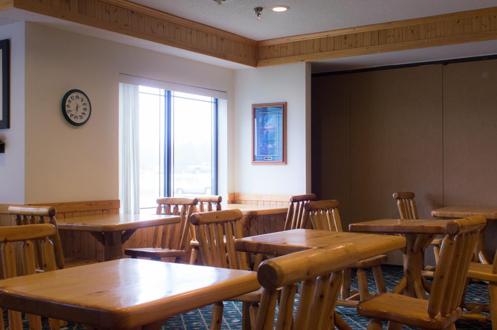 White Oak Inn And Suites Deer River Bagian luar foto