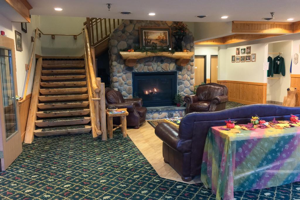 White Oak Inn And Suites Deer River Bagian luar foto