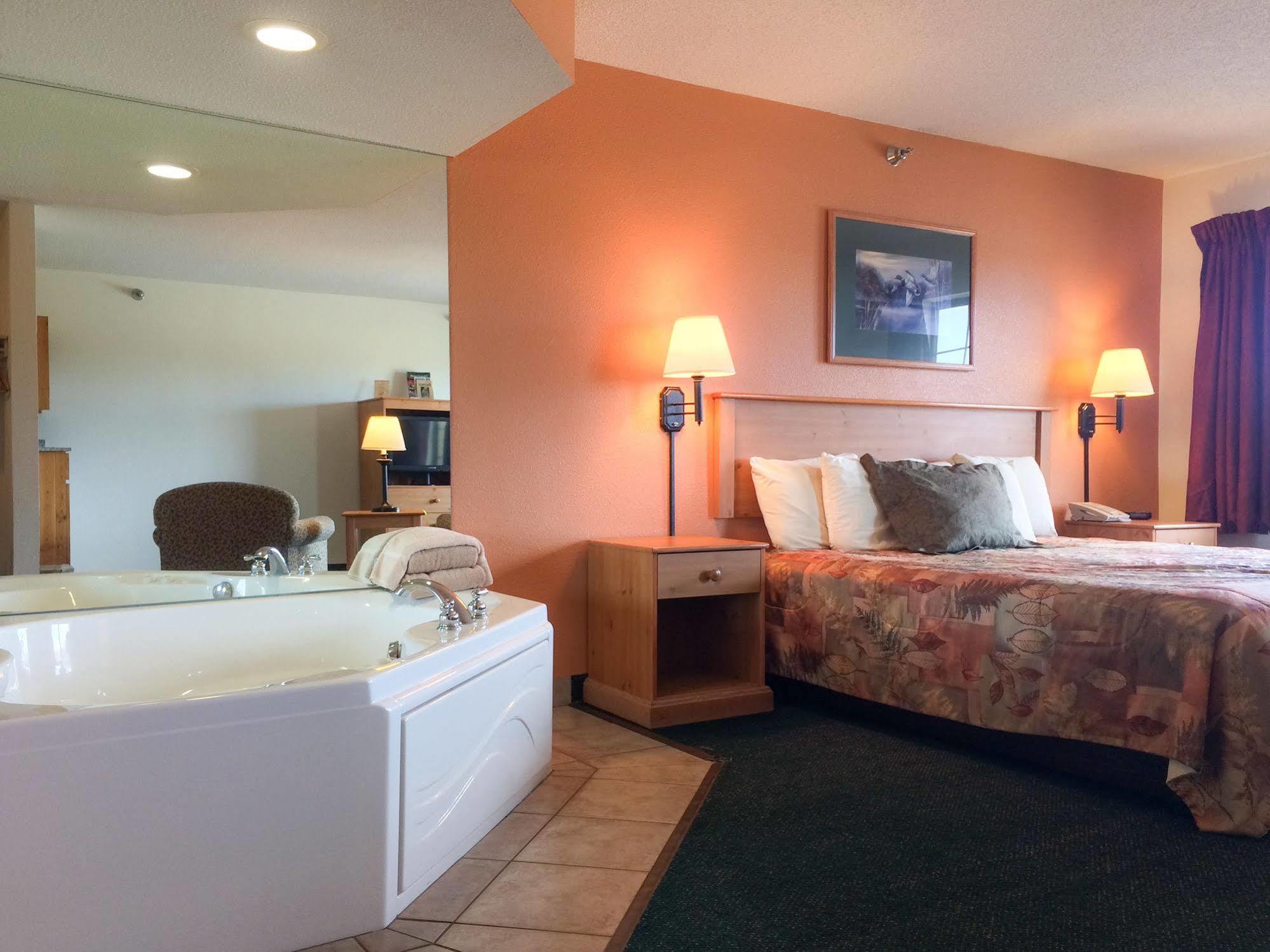 White Oak Inn And Suites Deer River Bagian luar foto