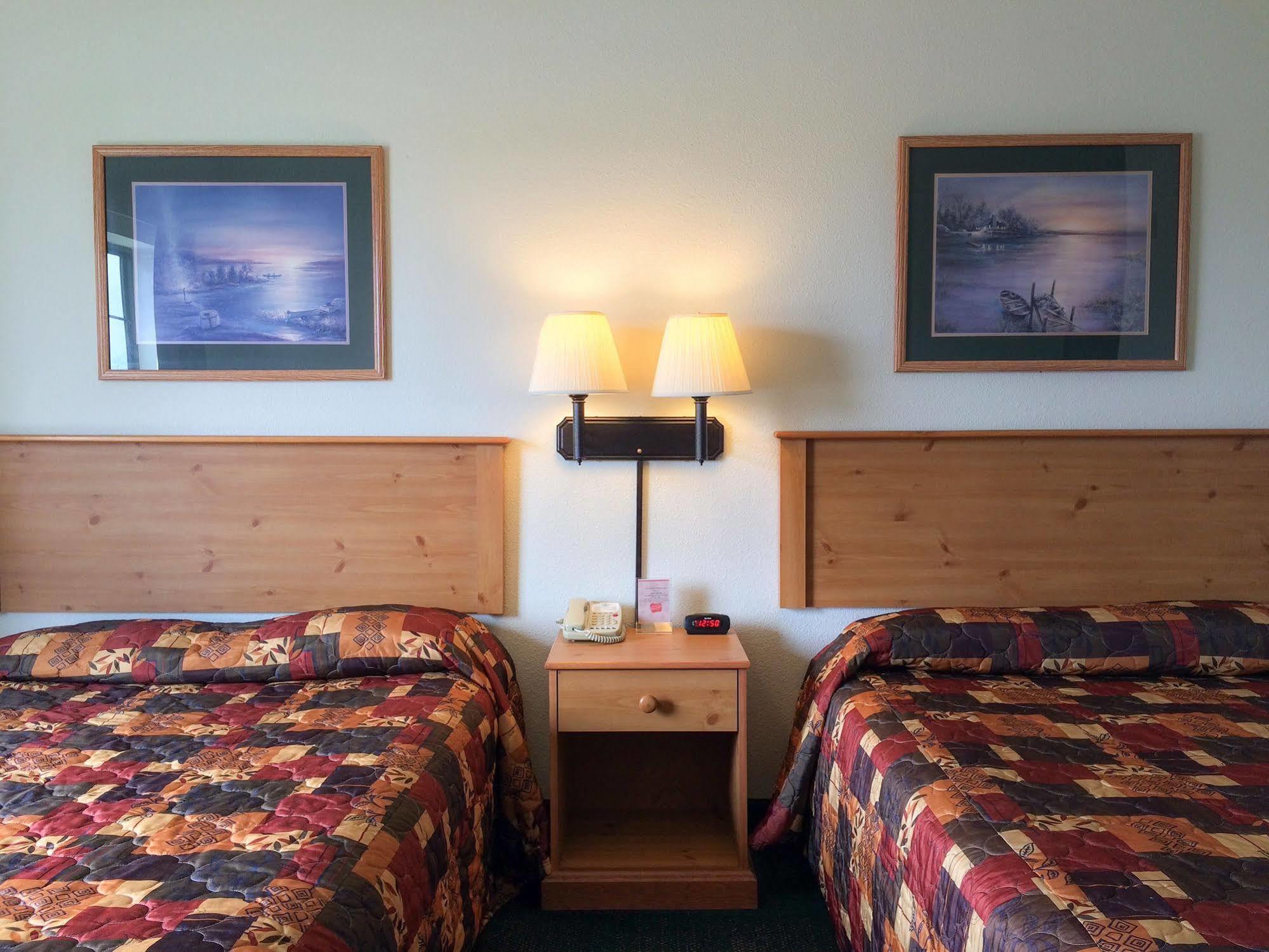 White Oak Inn And Suites Deer River Bagian luar foto