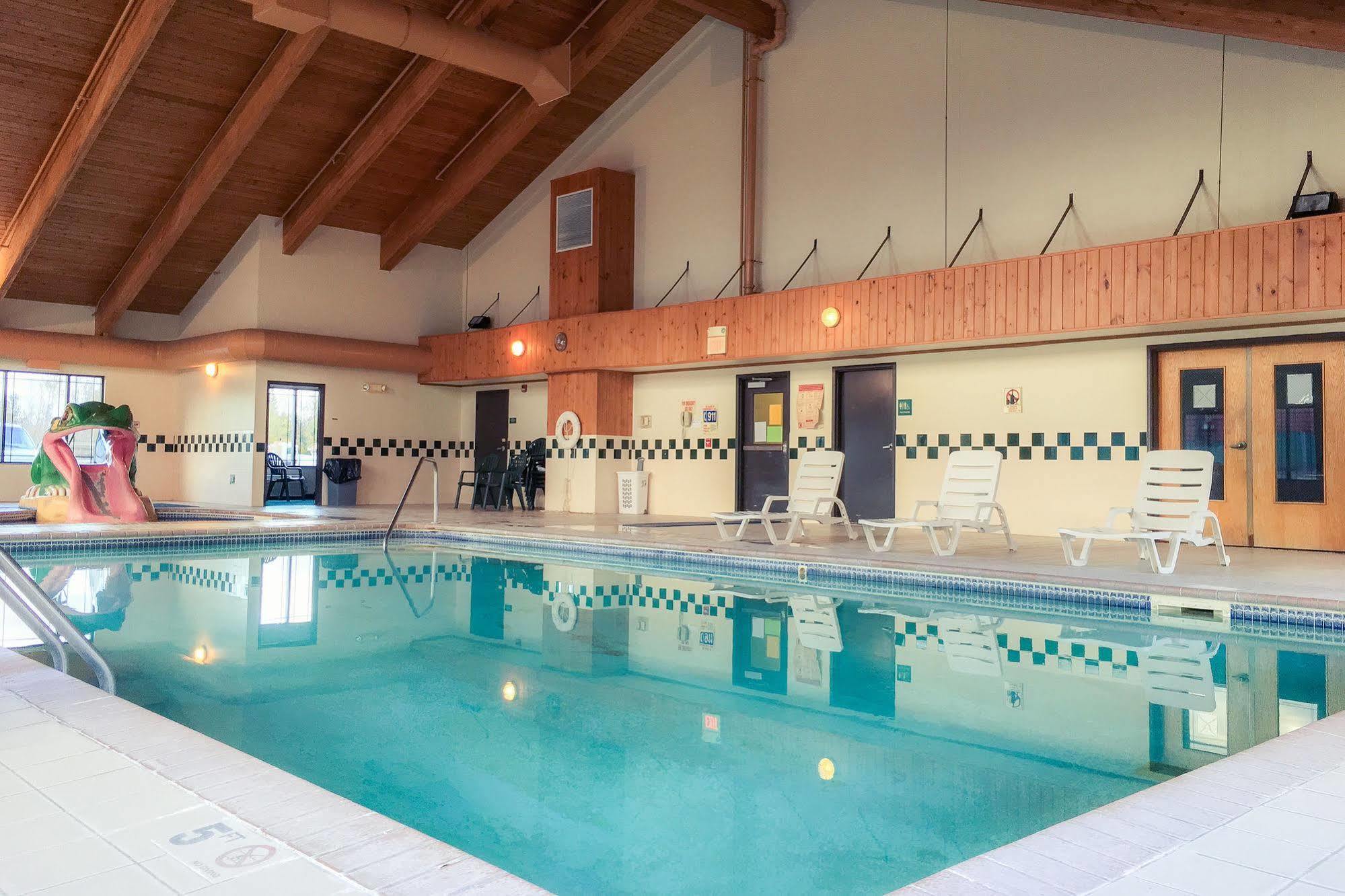 White Oak Inn And Suites Deer River Bagian luar foto